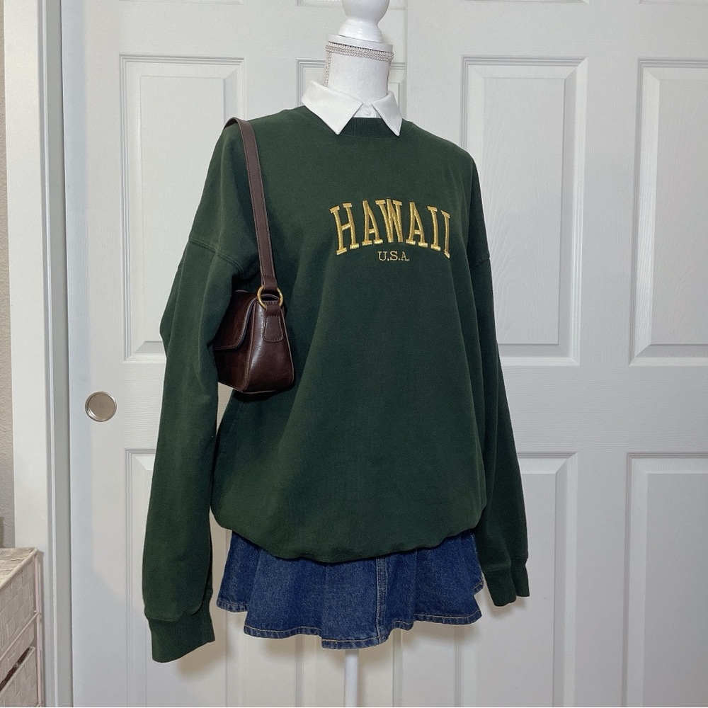 Brandy Melville gold embroidered oversized sweatshirt - Picture 2 of 4
